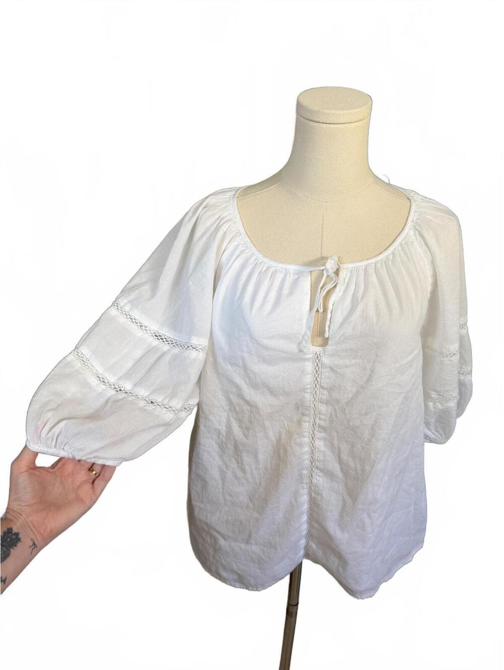 Abercrombie & Fitch White Peasant Blouse Medium